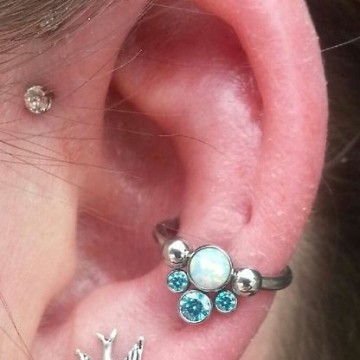 blue-gems-conch-piercing