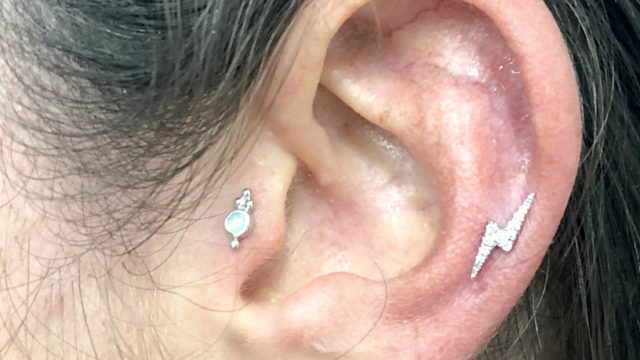 Tragus-Helix_Mariatashnijmegen_Four Ball Trinity-Lightning Bold Stud