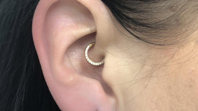 orbitalpiercing_verticalorbital_mariatash